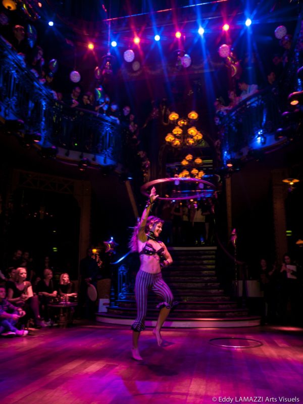 Hula Hoop Circus show Paris